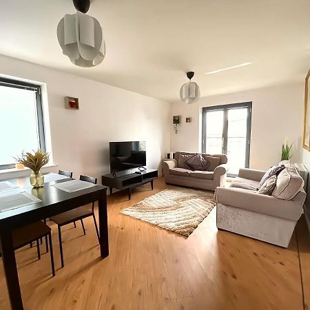 Lovely 2-Bedrooms Apartment Step To The Beach Swansea Esterno foto