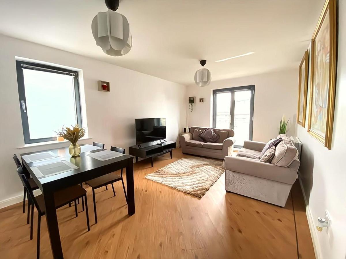 Lovely 2-Bedrooms Apartment Step To The Beach Swansea Esterno foto