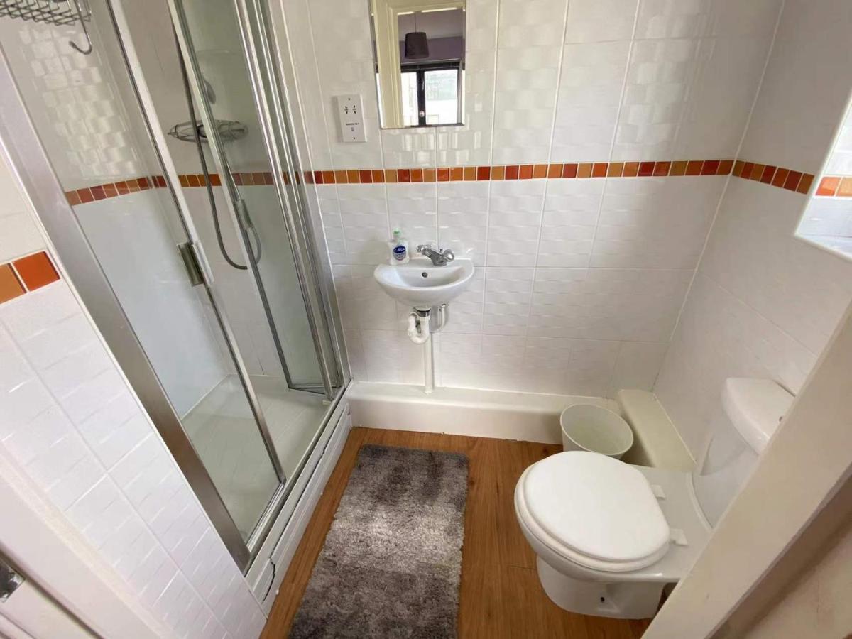 Lovely 2-Bedrooms Apartment Step To The Beach Swansea Esterno foto