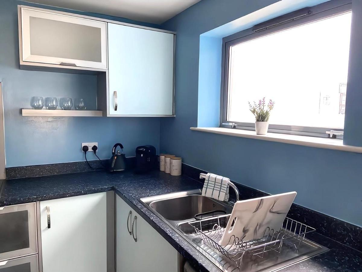 Lovely 2-Bedrooms Apartment Step To The Beach Swansea Esterno foto
