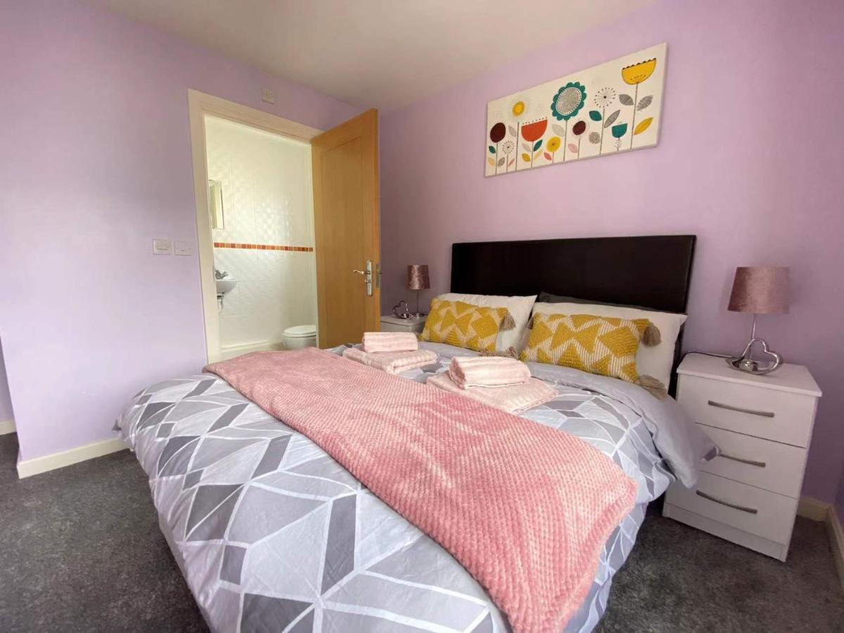 Lovely 2-Bedrooms Apartment Step To The Beach Swansea Esterno foto