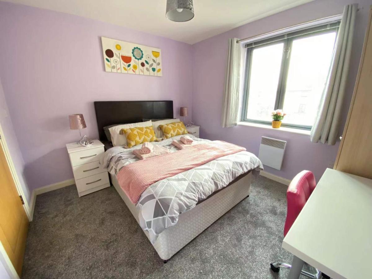 Lovely 2-Bedrooms Apartment Step To The Beach Swansea Esterno foto