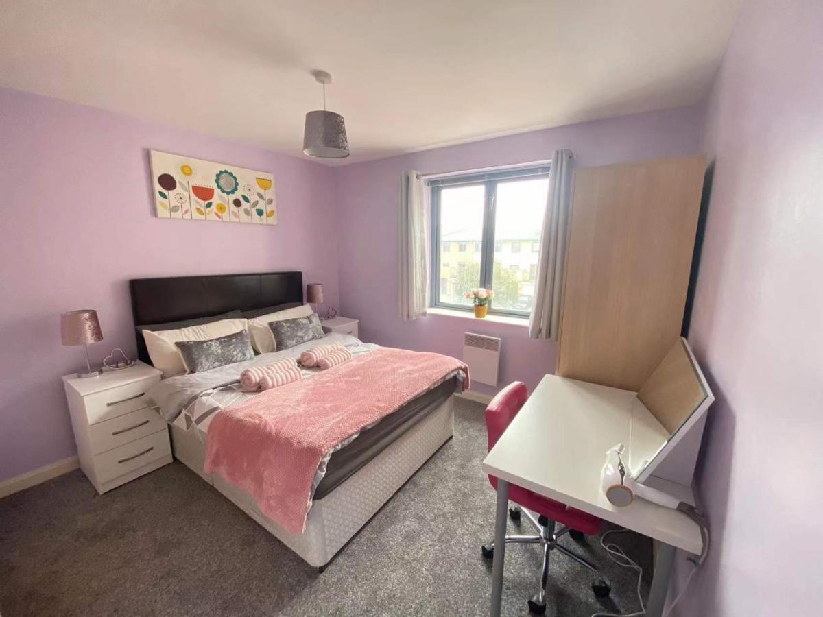 Lovely 2-Bedrooms Apartment Step To The Beach Swansea Esterno foto