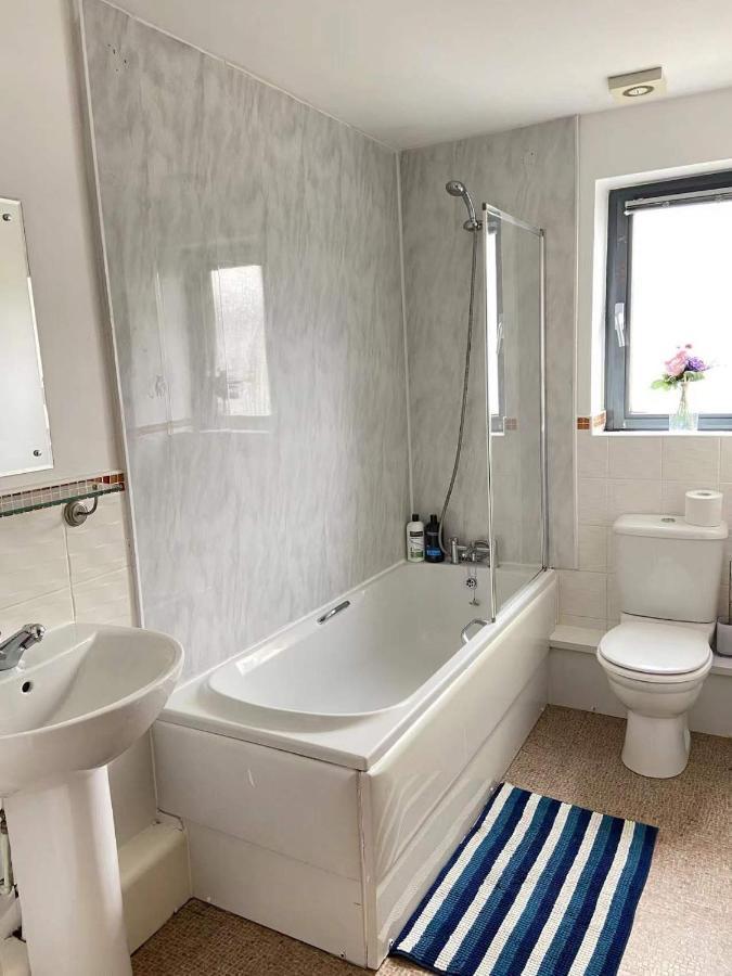Lovely 2-Bedrooms Apartment Step To The Beach Swansea Esterno foto