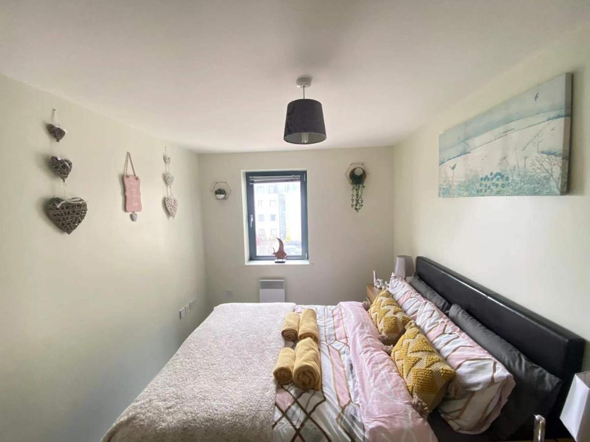 Lovely 2-Bedrooms Apartment Step To The Beach Swansea Esterno foto