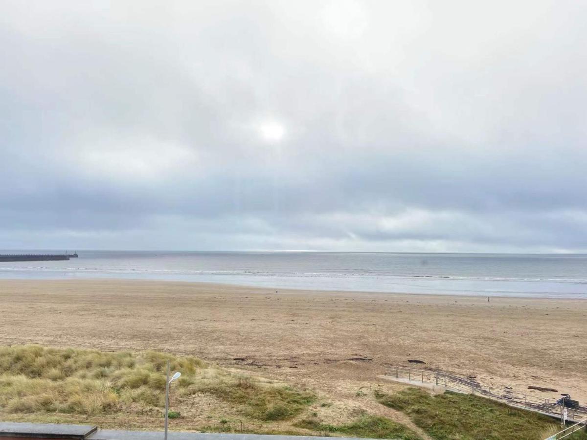 Lovely 2-Bedrooms Apartment Step To The Beach Swansea Esterno foto